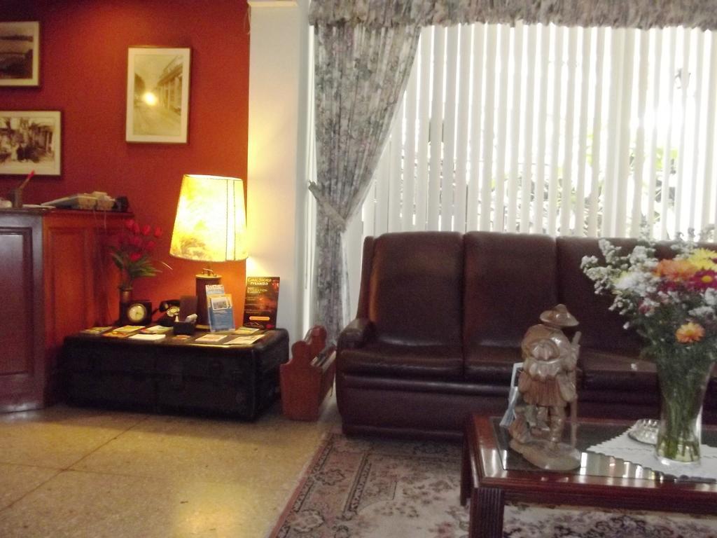 Hostal Gemina Lima Luaran gambar