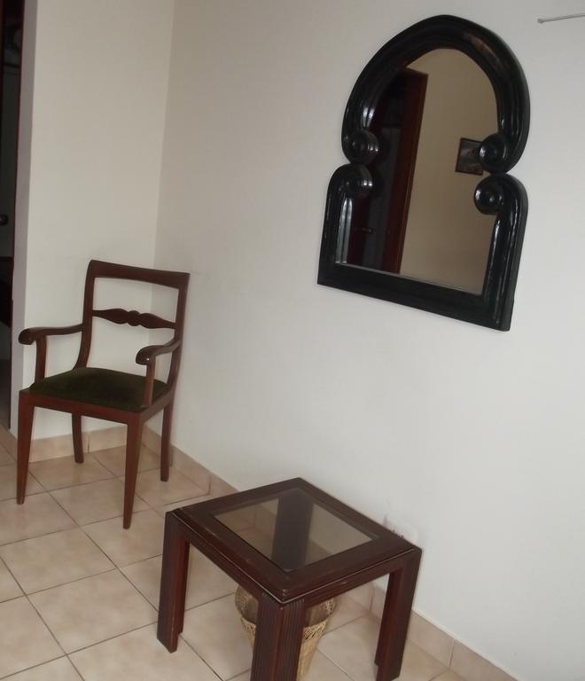Hostal Gemina Lima Bilik gambar