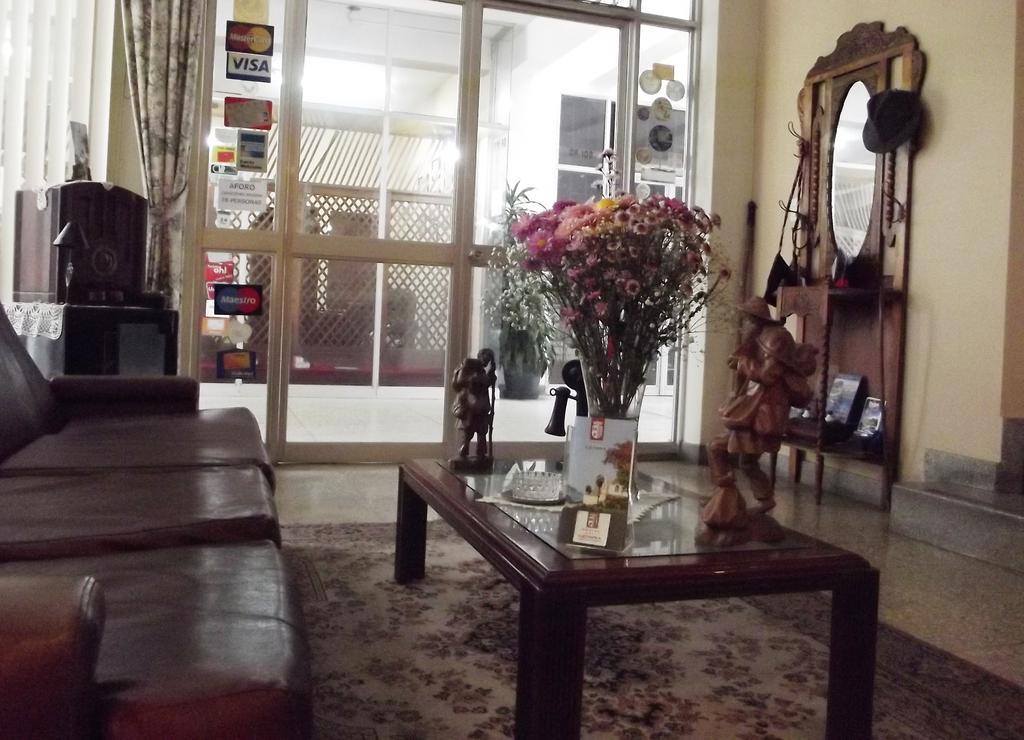 Hostal Gemina Lima Luaran gambar